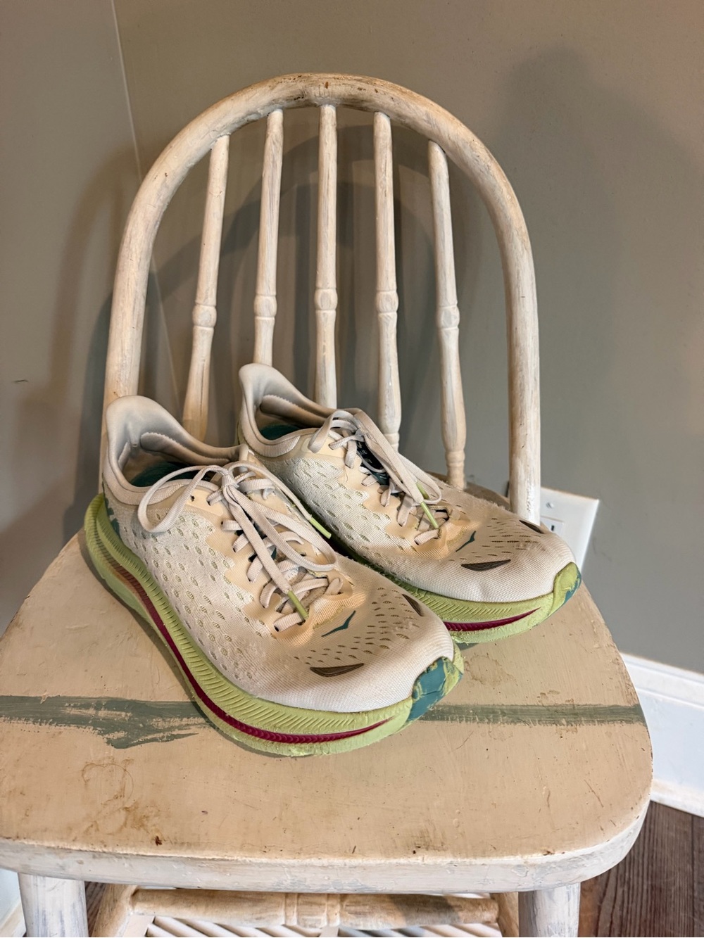 HOKA Kawana Sneakers